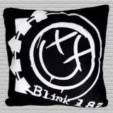 BLINK 182 - Smile black/white - vankúš