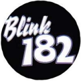 BLINK 182 - biely nápis na čiernom podklade - odznak