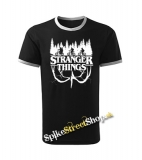 STRANGER THINGS - Logo Flip - čierne pánske tričko CONTRAST DUO-COLOUR