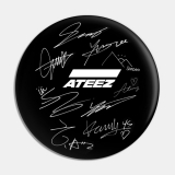 ATEEZ - White Logo & Signature - odznak