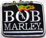 BOB MARLEY - Biele logo a chlápek so zástavou - nažehlovacia nášivka