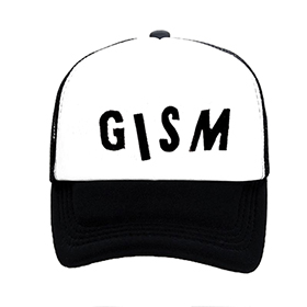 G.I.S.M. - Logo - čiernobiela sieťkovaná šiltovka model "Trucker"