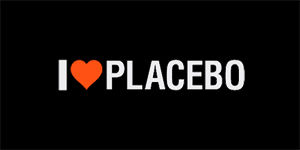 I LOVE PLACEBO - široká chrbtová nášivka s rozmerom 33 x 15 cm