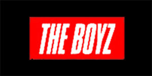 THE BOYZ - Red Logo Debut Album - široká chrbtová nášivka s rozmerom 33 x 15 cm