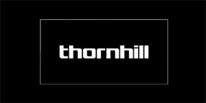 THORNHILL - Logo - široká chrbtová nášivka s rozmerom 33 x 15 cm