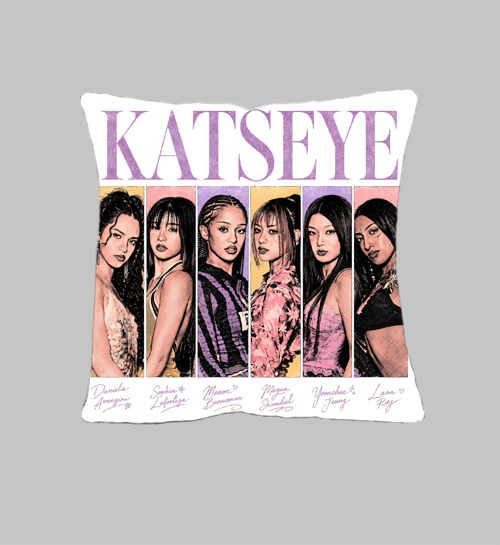 KATSEYE - Band Poster Motive 7 - vankúš