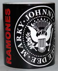 Hrnček RAMONES - Red / White Logo