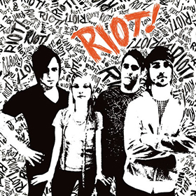 Fotonášivka PARAMORE - Riot