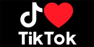 I LOVE TIK TOK - široká chrbtová nášivka s rozmerom 33 x 15 cm