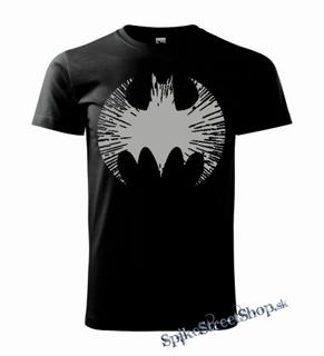 BATMAN - Cracked Emblem - strieborné logo - pánske tričko